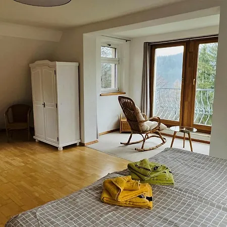 Feriehus Waldhufenhaus In Schoena *