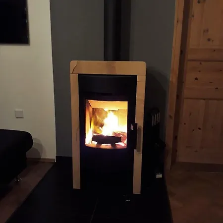 Semesterbostad Waldhufenhaus In Schoena